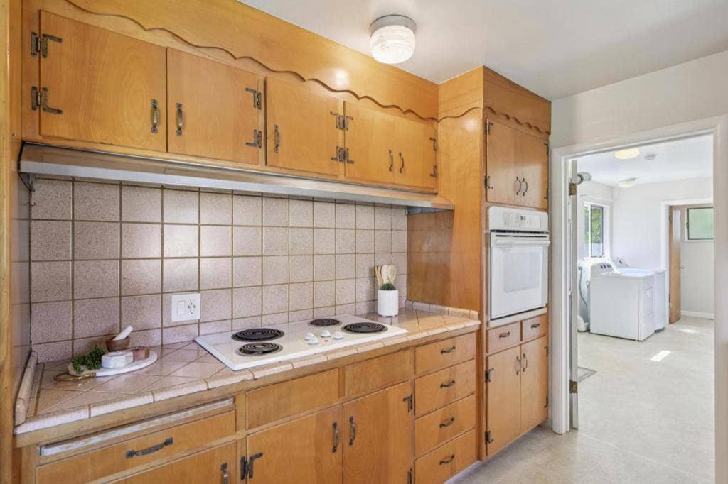 16 Alma Court, Los Altos, CA 94022