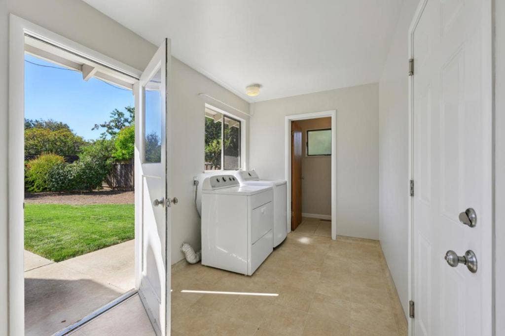 16 Alma Court, Los Altos, CA 94022