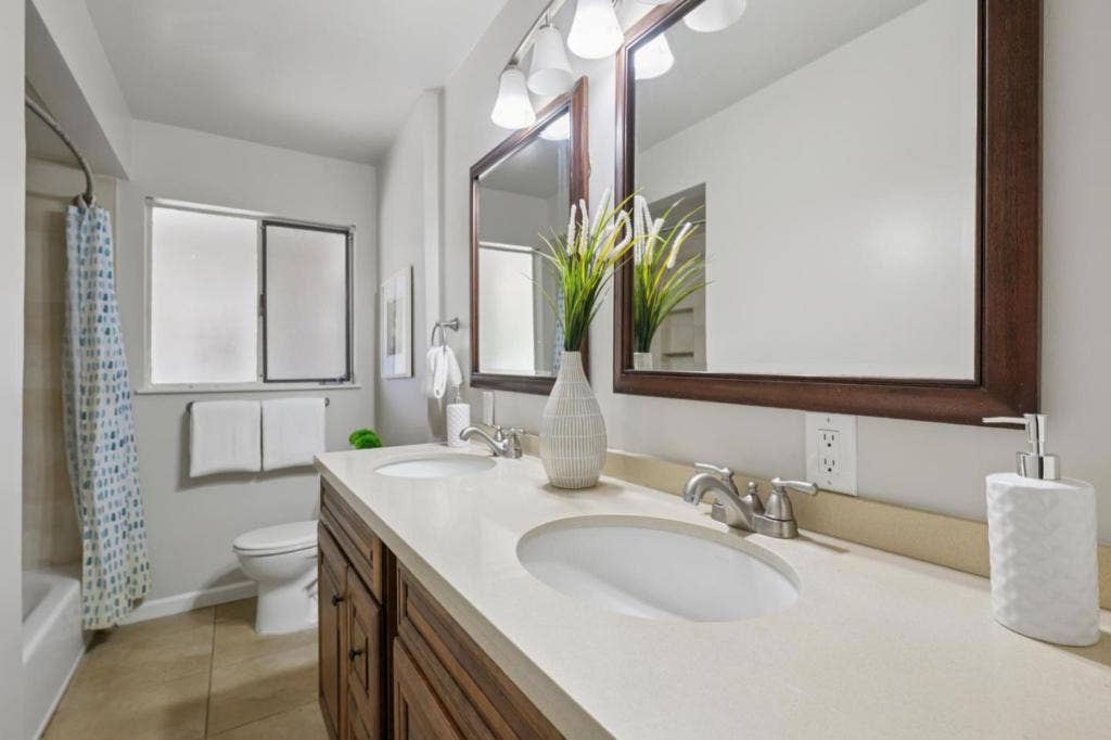 16 Alma Court, Los Altos, CA 94022