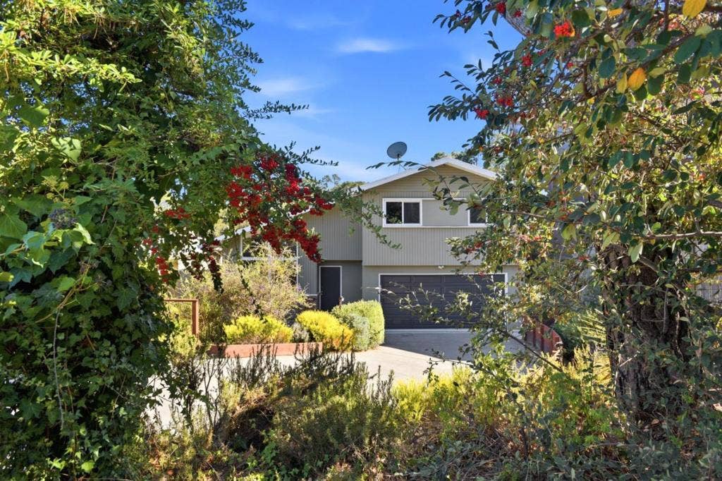 3204 Upper Lock Avenue, Belmont, CA 94002 3204 Upper Lock Avenue, Belmont, CA 94002
