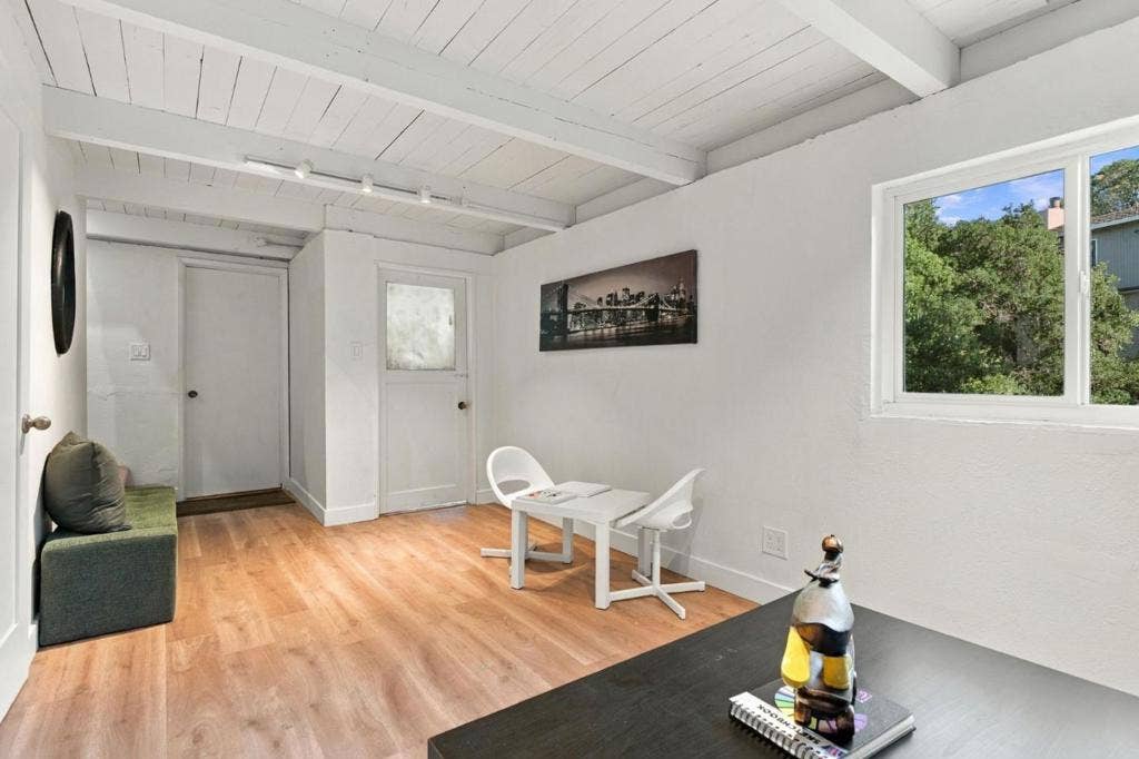 3204 Upper Lock Avenue, Belmont, CA 94002 3204 Upper Lock Avenue, Belmont, CA 94002
