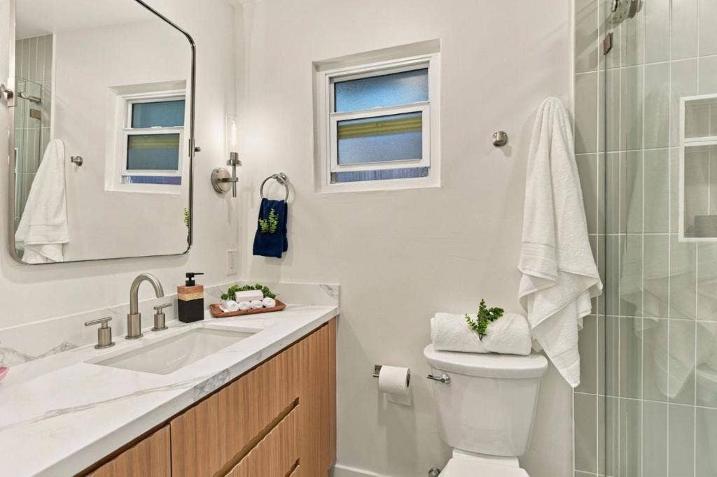 3204 Upper Lock Avenue, Belmont, CA 94002 3204 Upper Lock Avenue, Belmont, CA 94002