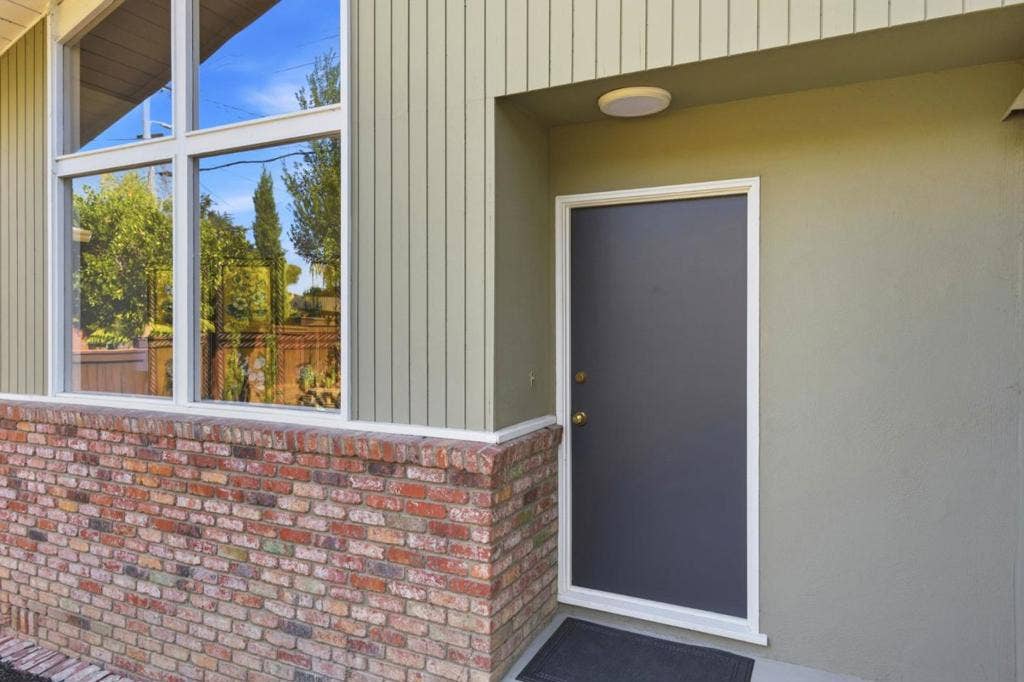 3204 Upper Lock Avenue, Belmont, CA 94002 3204 Upper Lock Avenue, Belmont, CA 94002