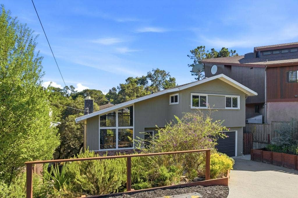 3204 Upper Lock Avenue, Belmont, CA 94002 3204 Upper Lock Avenue, Belmont, CA 94002