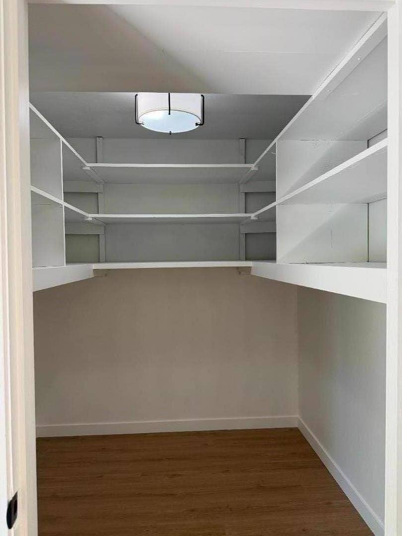Walk-in closet