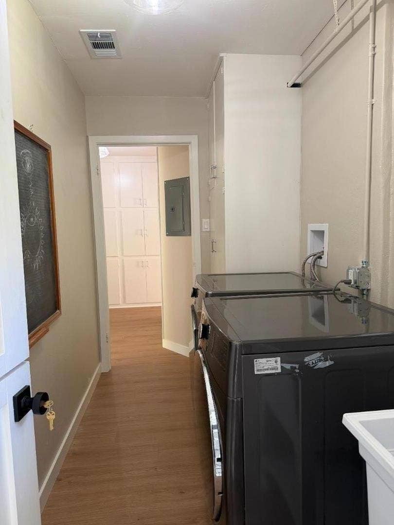185 Garland Drive, Menlo Park, CA 94025