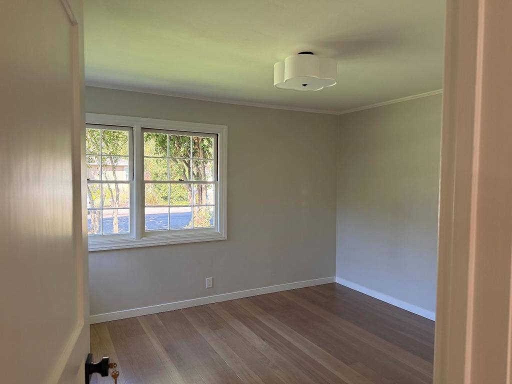 185 Garland Drive, Menlo Park, CA 94025