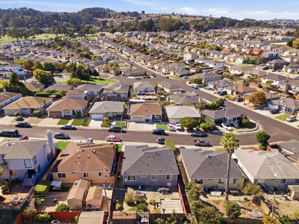 122 Sherwood Way, South San Francisco, CA 94080 122 Sherwood Way, South San Francisco, CA 94080