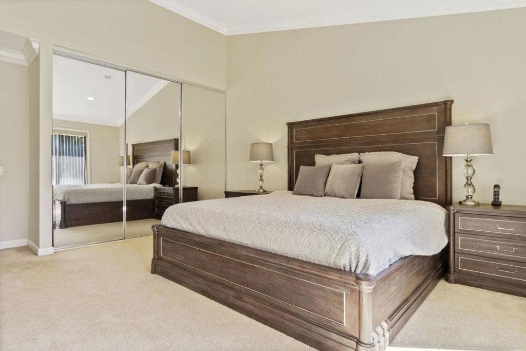 527 Martinique Drive, Redwood City, CA 94065 527 Martinique Drive, Redwood City, CA 94065