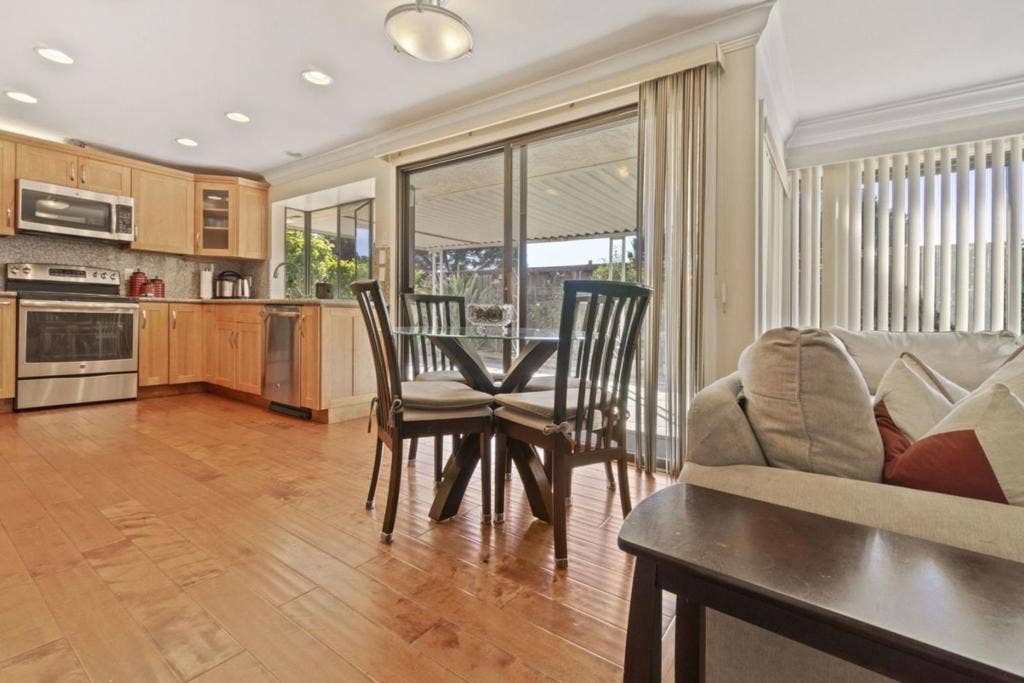 527 Martinique Drive, Redwood City, CA 94065 527 Martinique Drive, Redwood City, CA 94065