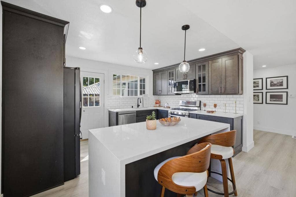 1384 Madera Avenue, Menlo Park, CA 94025 1384 Madera Avenue, Menlo Park, CA 94025