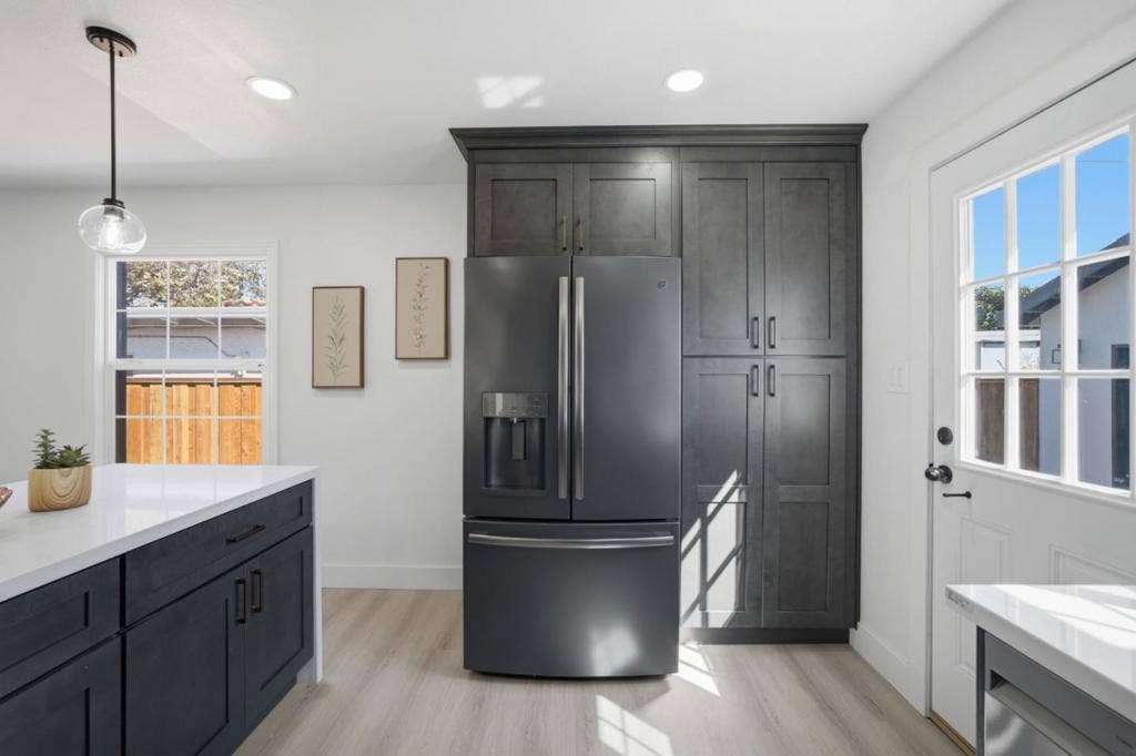 1384 Madera Avenue, Menlo Park, CA 94025 1384 Madera Avenue, Menlo Park, CA 94025
