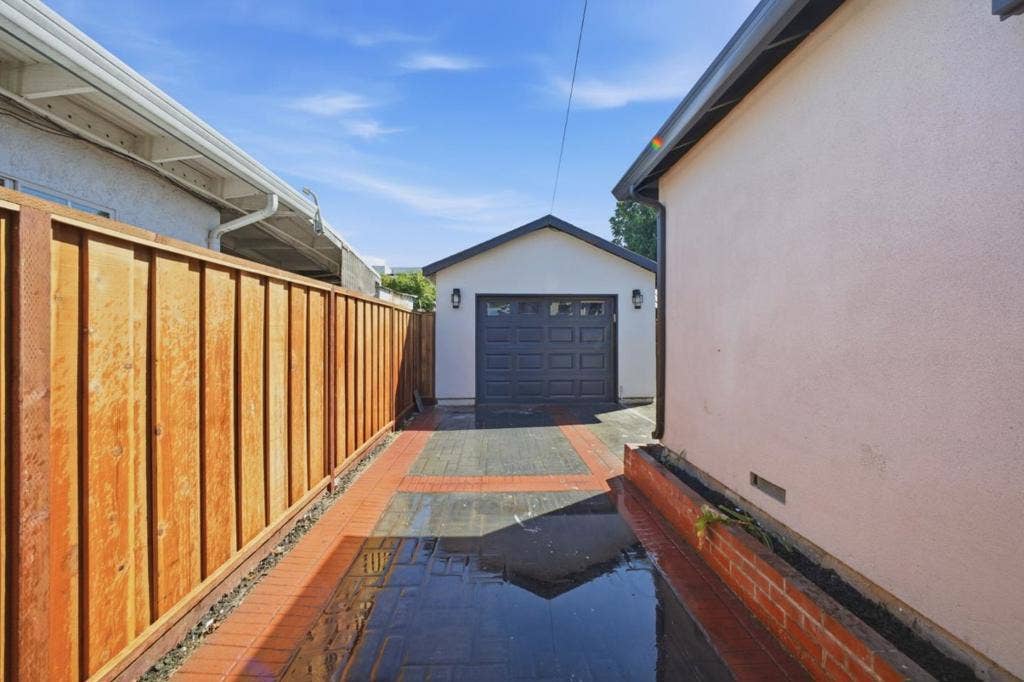 1384 Madera Avenue, Menlo Park, CA 94025 1384 Madera Avenue, Menlo Park, CA 94025