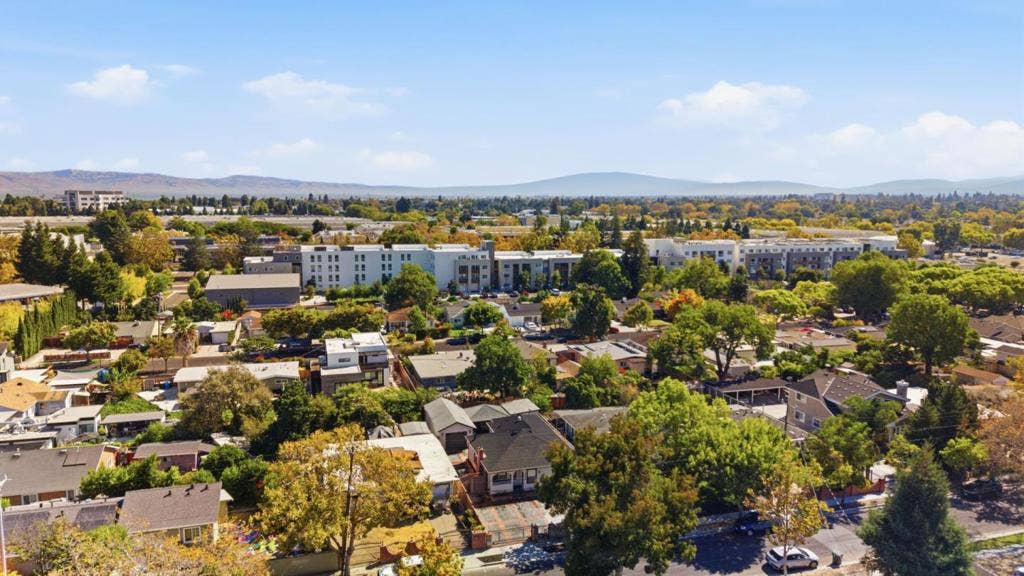 1384 Madera Avenue, Menlo Park, CA 94025 1384 Madera Avenue, Menlo Park, CA 94025
