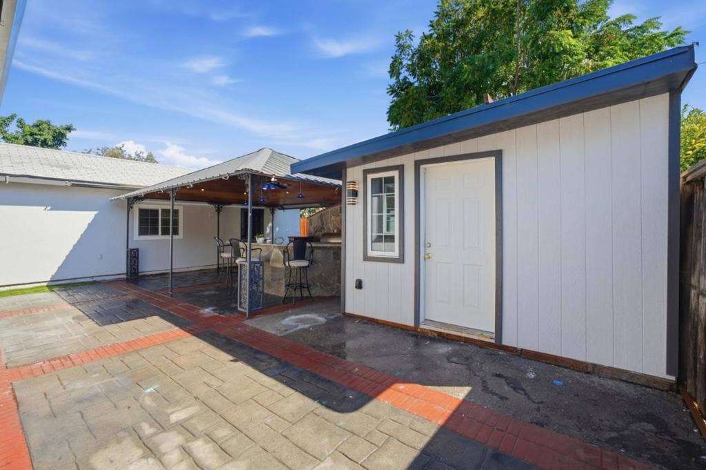 1384 Madera Avenue, Menlo Park, CA 94025 1384 Madera Avenue, Menlo Park, CA 94025