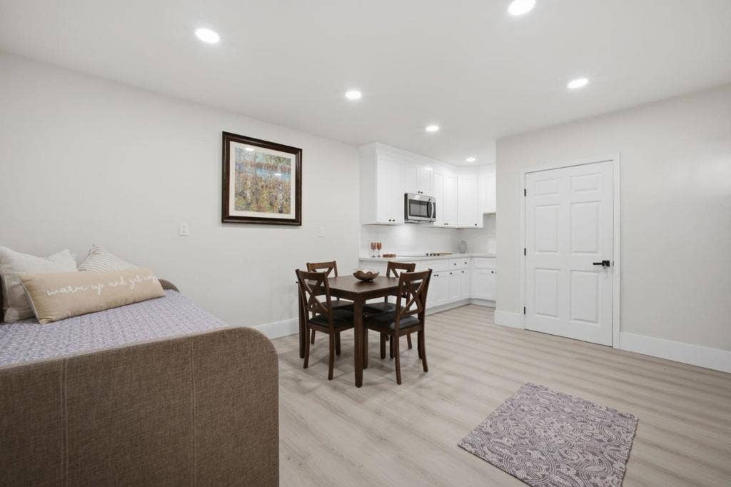 1384 Madera Avenue, Menlo Park, CA 94025 1384 Madera Avenue, Menlo Park, CA 94025