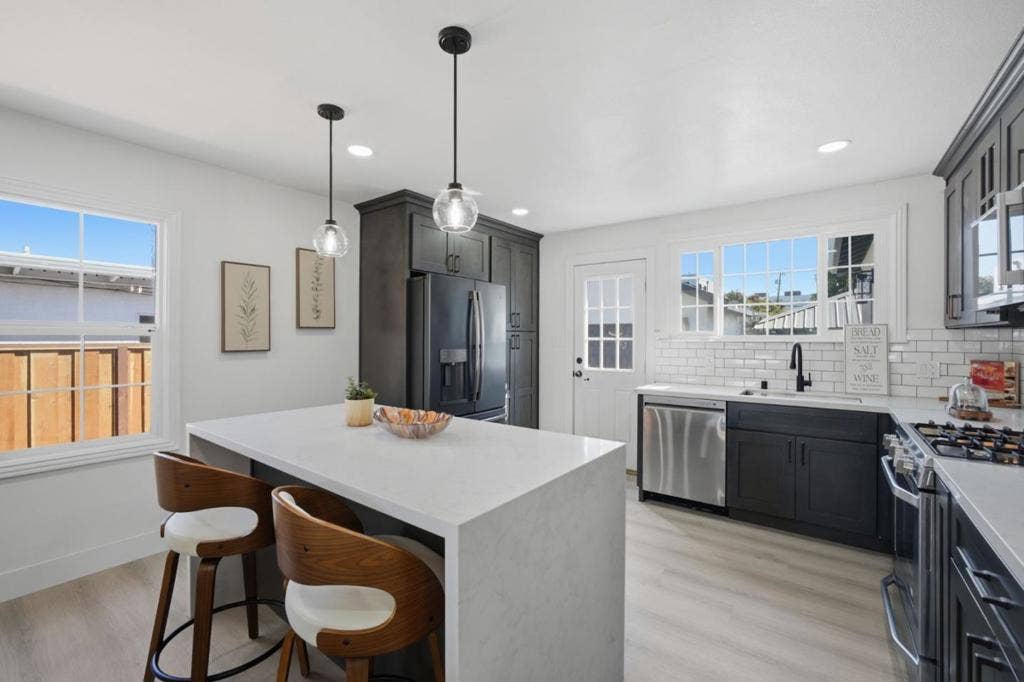 1384 Madera Avenue, Menlo Park, CA 94025 1384 Madera Avenue, Menlo Park, CA 94025