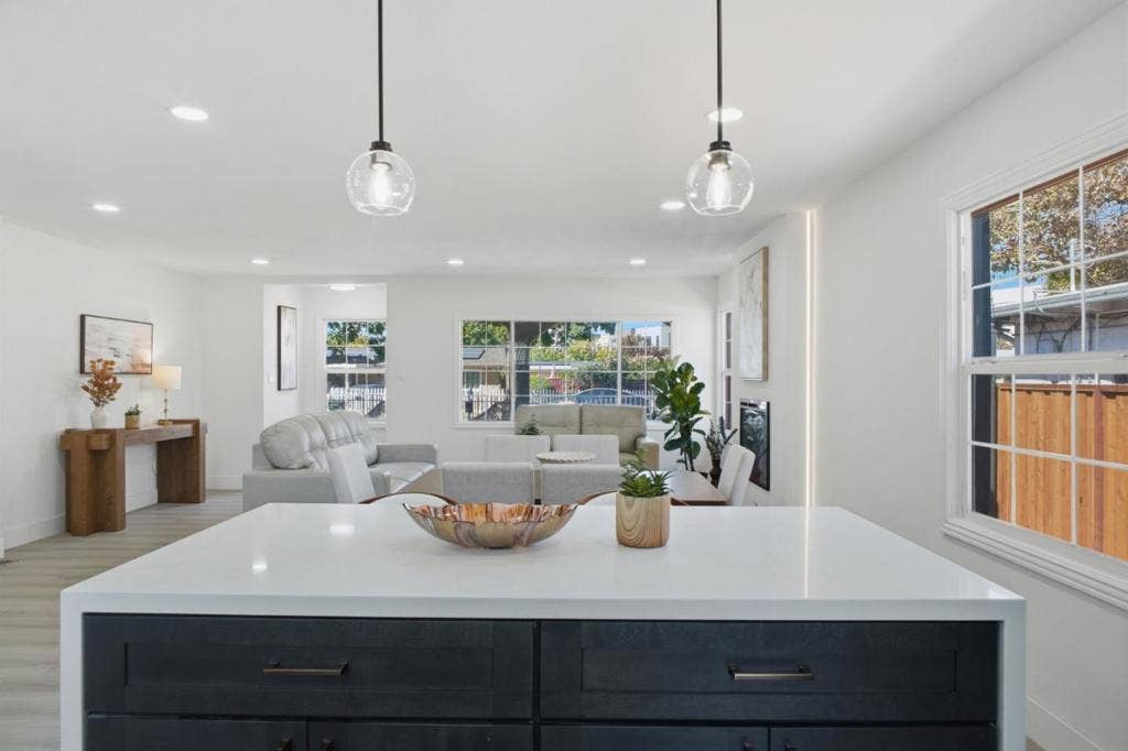 1384 Madera Avenue, Menlo Park, CA 94025 1384 Madera Avenue, Menlo Park, CA 94025