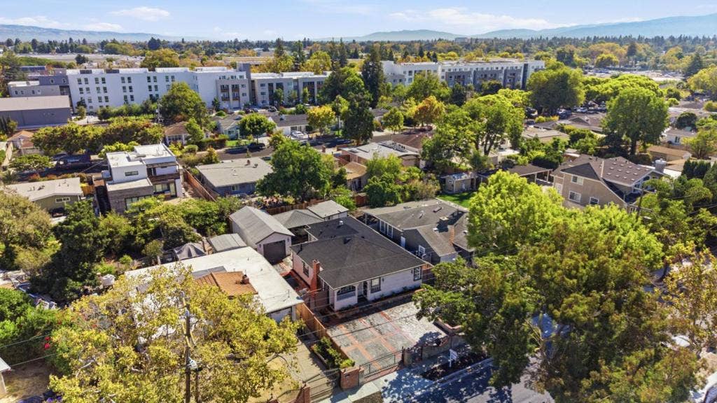 1384 Madera Avenue, Menlo Park, CA 94025 1384 Madera Avenue, Menlo Park, CA 94025