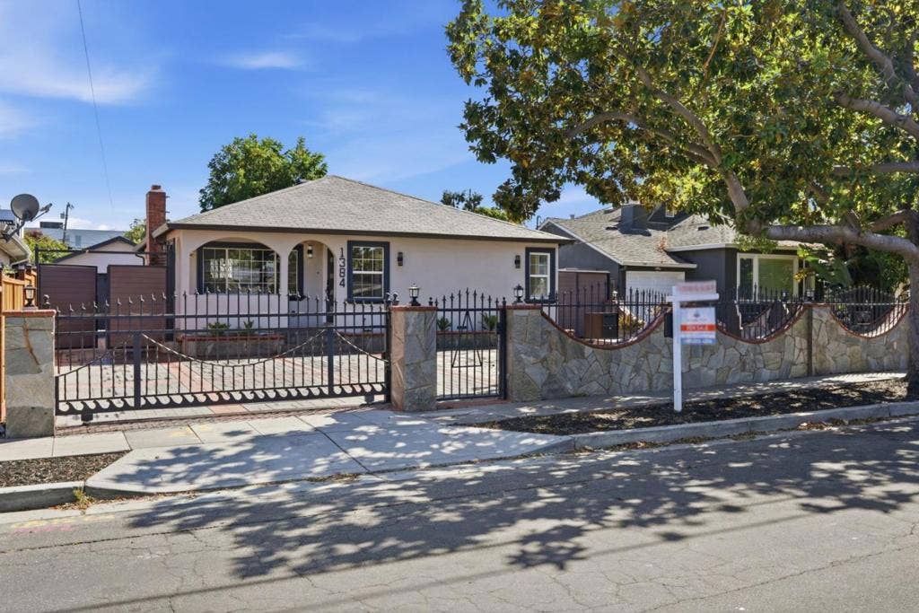 1384 Madera Avenue, Menlo Park, CA 94025 1384 Madera Avenue, Menlo Park, CA 94025