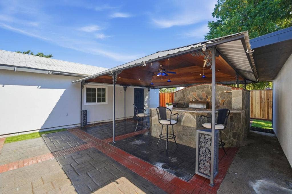 1384 Madera Avenue, Menlo Park, CA 94025 1384 Madera Avenue, Menlo Park, CA 94025