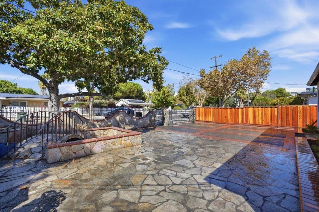 1384 Madera Avenue, Menlo Park, CA 94025 1384 Madera Avenue, Menlo Park, CA 94025