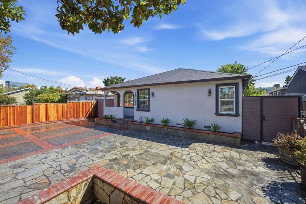 1384 Madera Avenue, Menlo Park, CA 94025 1384 Madera Avenue, Menlo Park, CA 94025