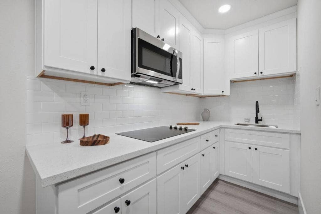 1384 Madera Avenue, Menlo Park, CA 94025 1384 Madera Avenue, Menlo Park, CA 94025