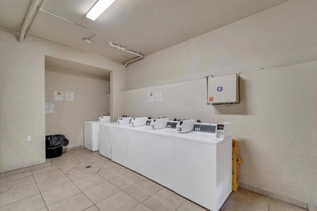 2555 Foothill Boulevard, Oakland, CA 94601