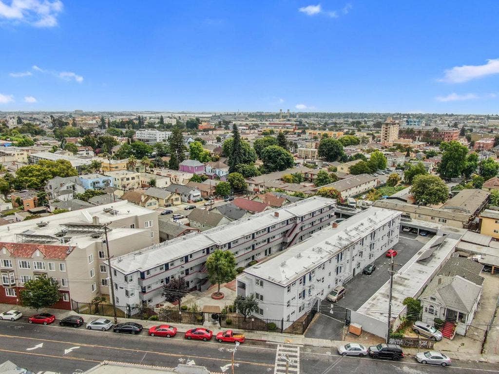 2555 Foothill Boulevard, Oakland, CA 94601