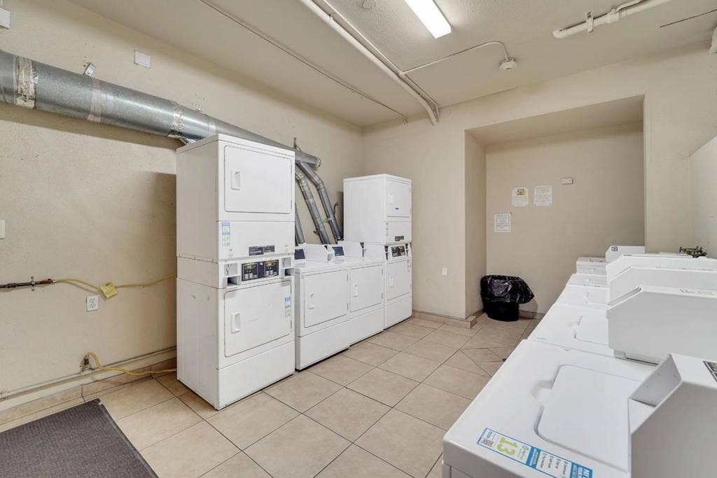 2555 Foothill Boulevard, Oakland, CA 94601