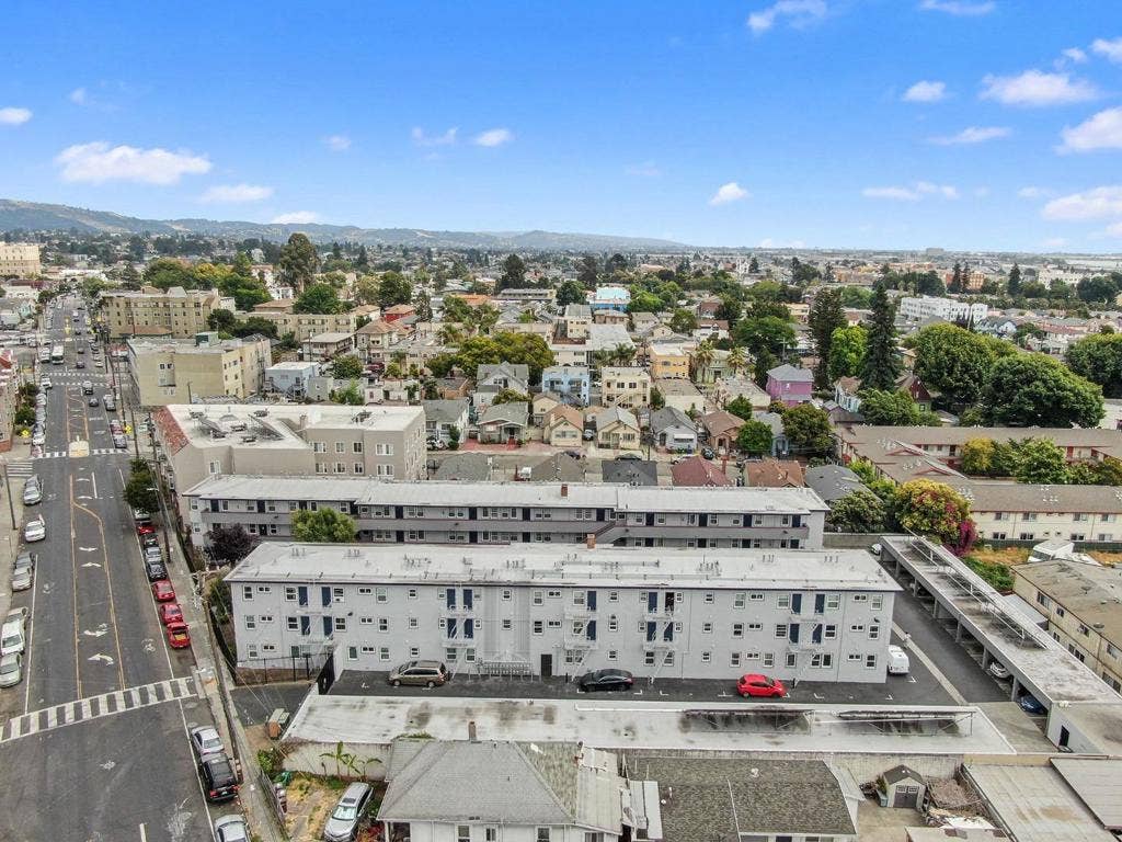 2555 Foothill Boulevard, Oakland, CA 94601