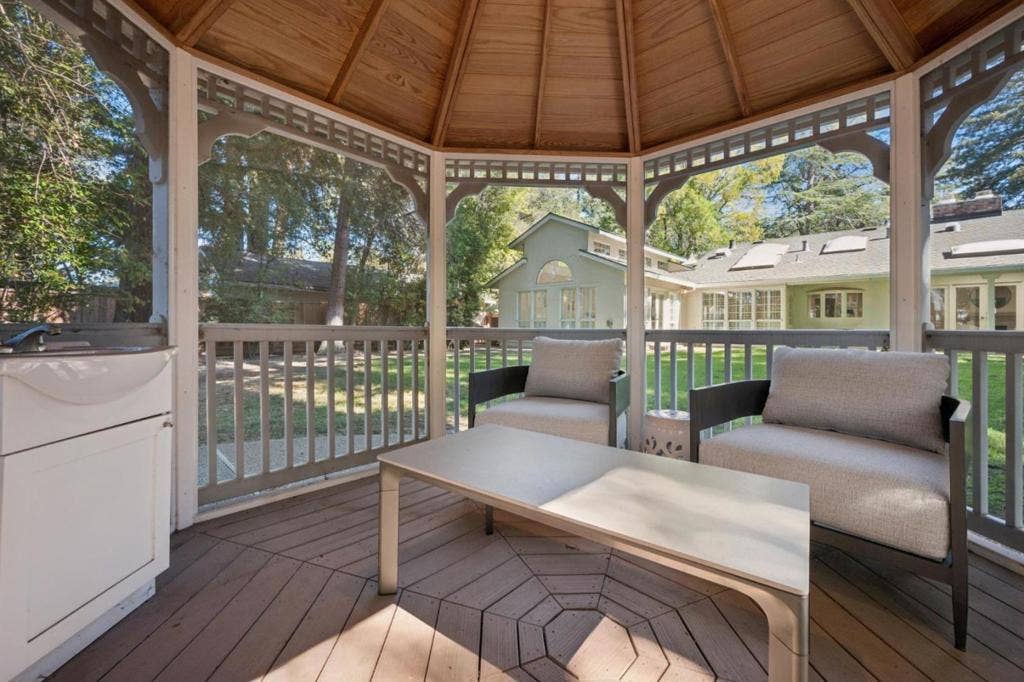 216 Valparaiso Avenue, Atherton, CA 94027