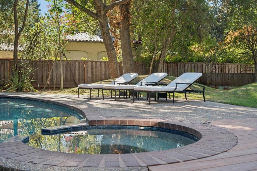 216 Valparaiso Avenue, Atherton, CA 94027