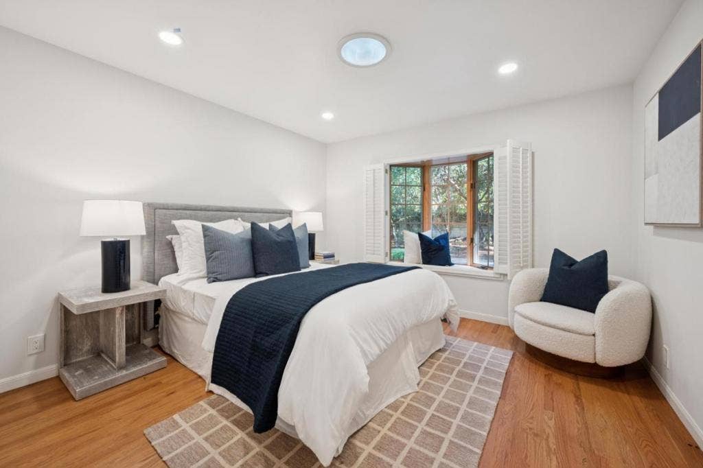 216 Valparaiso Avenue, Atherton, CA 94027