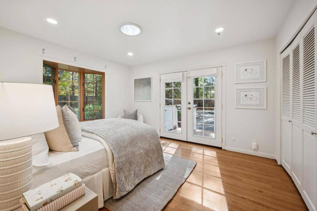 216 Valparaiso Avenue, Atherton, CA 94027