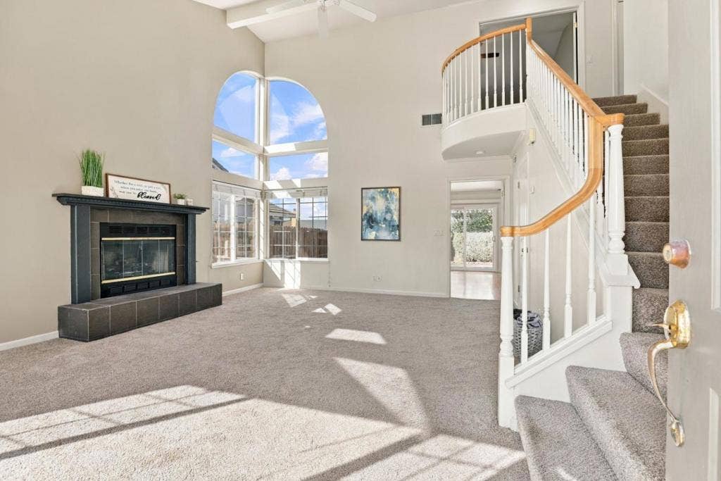 1490 Farragot Drive, Hollister, CA 95023 1490 Farragot Drive, Hollister, CA 95023
