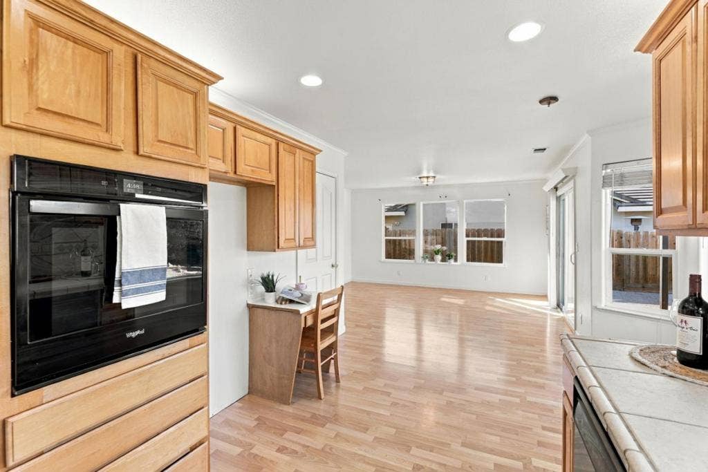 1490 Farragot Drive, Hollister, CA 95023 1490 Farragot Drive, Hollister, CA 95023