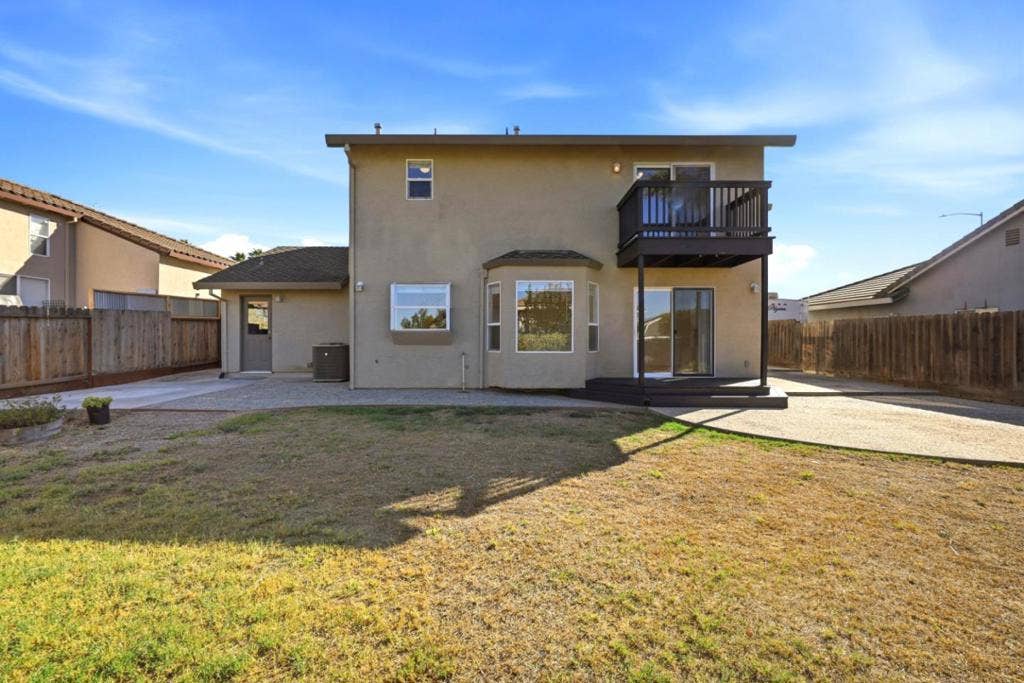 1490 Farragot Drive, Hollister, CA 95023 1490 Farragot Drive, Hollister, CA 95023