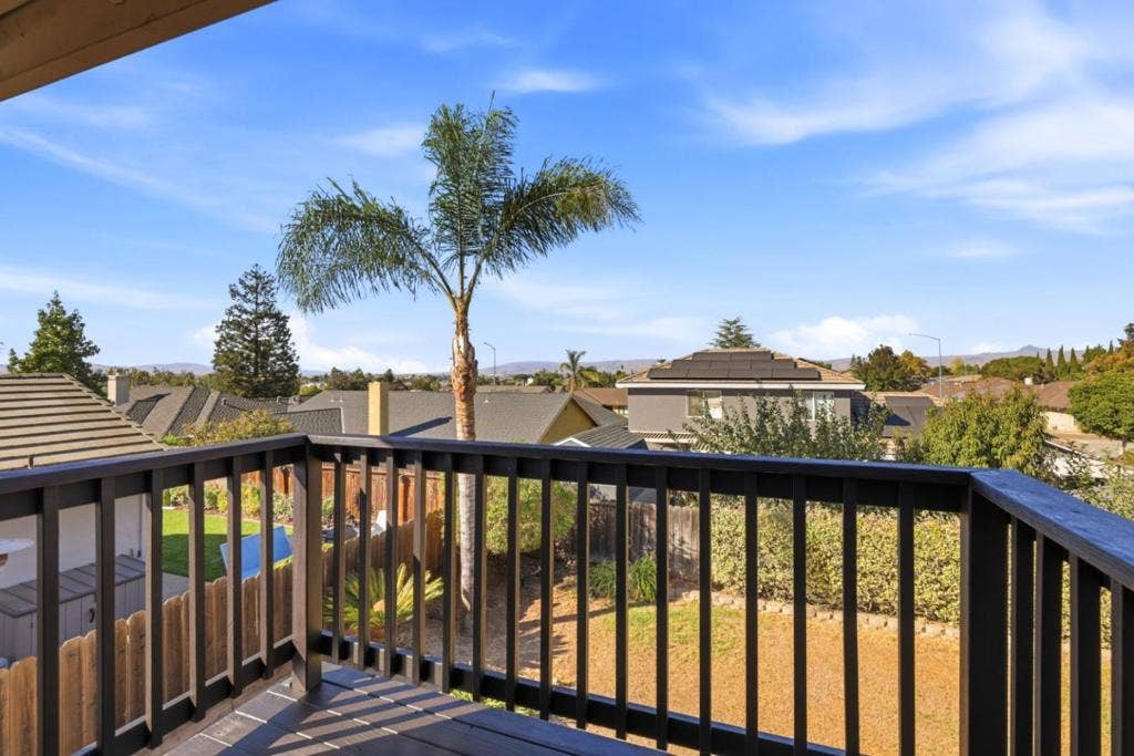 1490 Farragot Drive, Hollister, CA 95023 1490 Farragot Drive, Hollister, CA 95023