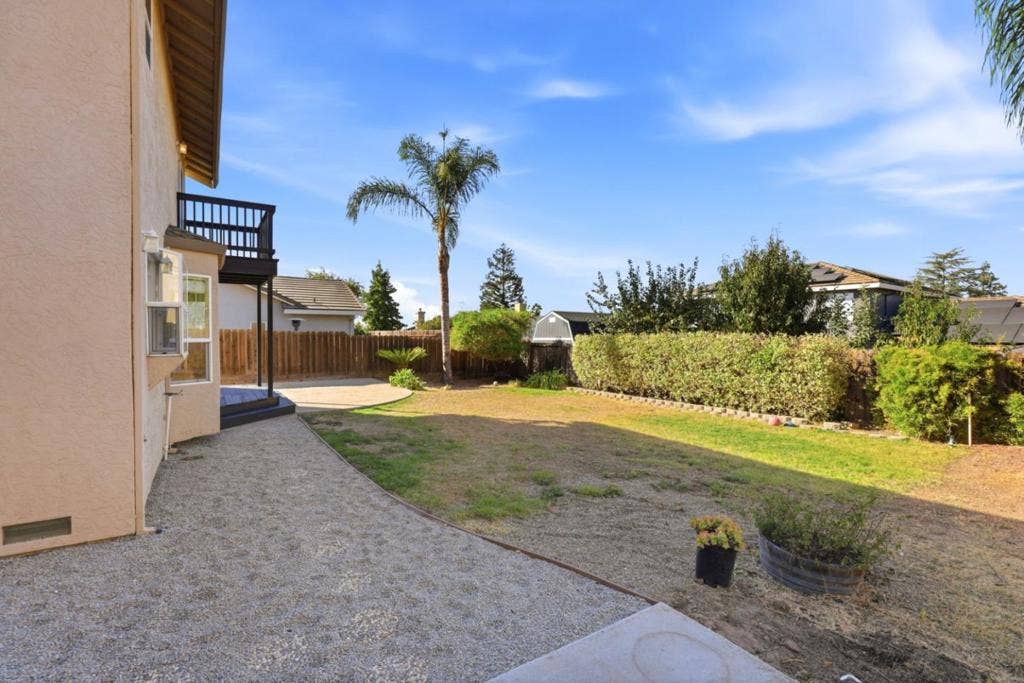 1490 Farragot Drive, Hollister, CA 95023 1490 Farragot Drive, Hollister, CA 95023