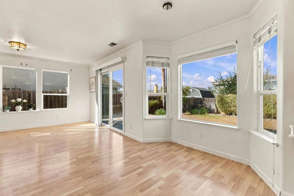 1490 Farragot Drive, Hollister, CA 95023 1490 Farragot Drive, Hollister, CA 95023