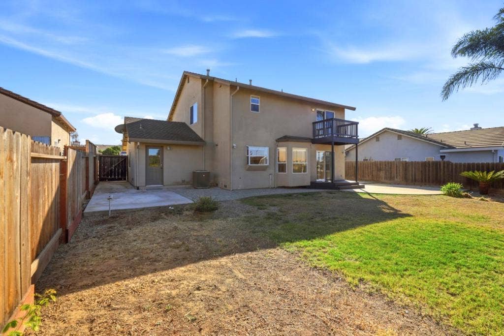 1490 Farragot Drive, Hollister, CA 95023 1490 Farragot Drive, Hollister, CA 95023