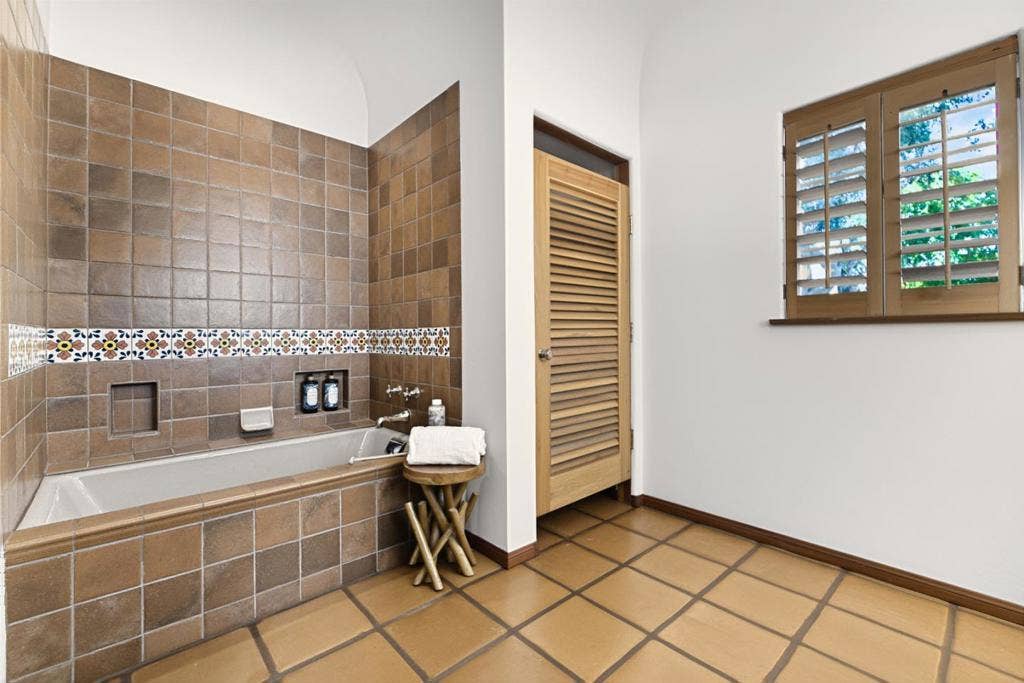 14900 Camarosa Drive, Pacific Palisades, CA 90272 14900 Camarosa Drive, Pacific Palisades, CA 90272