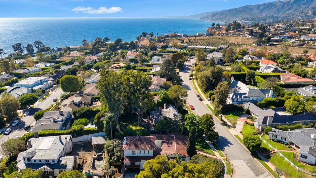 14900 Camarosa Drive, Pacific Palisades, CA 90272 14900 Camarosa Drive, Pacific Palisades, CA 90272