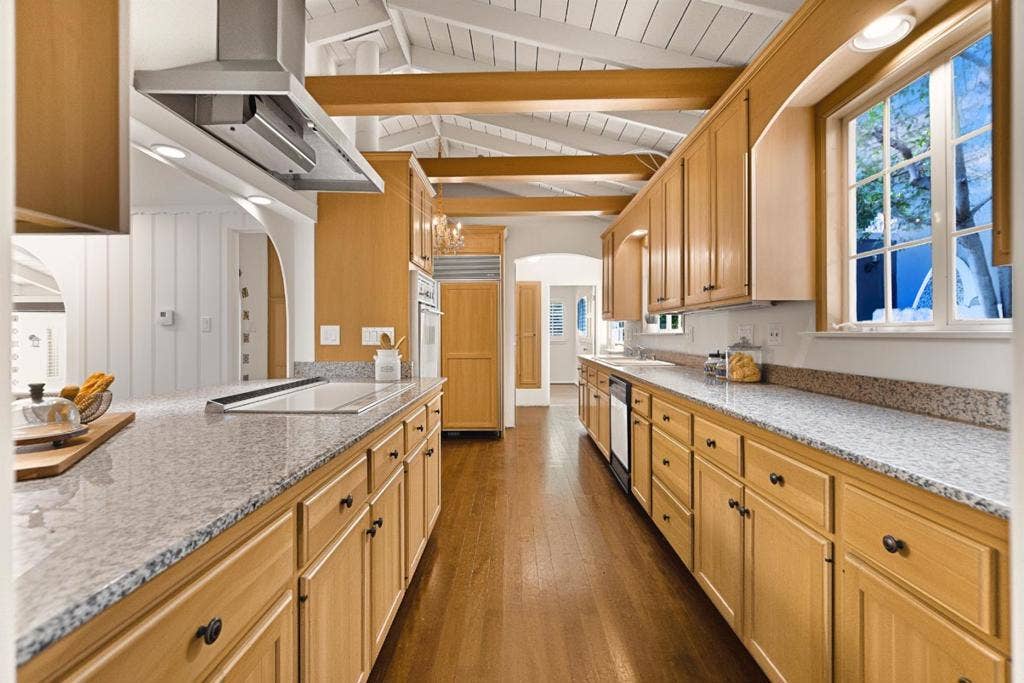 14900 Camarosa Drive, Pacific Palisades, CA 90272 14900 Camarosa Drive, Pacific Palisades, CA 90272