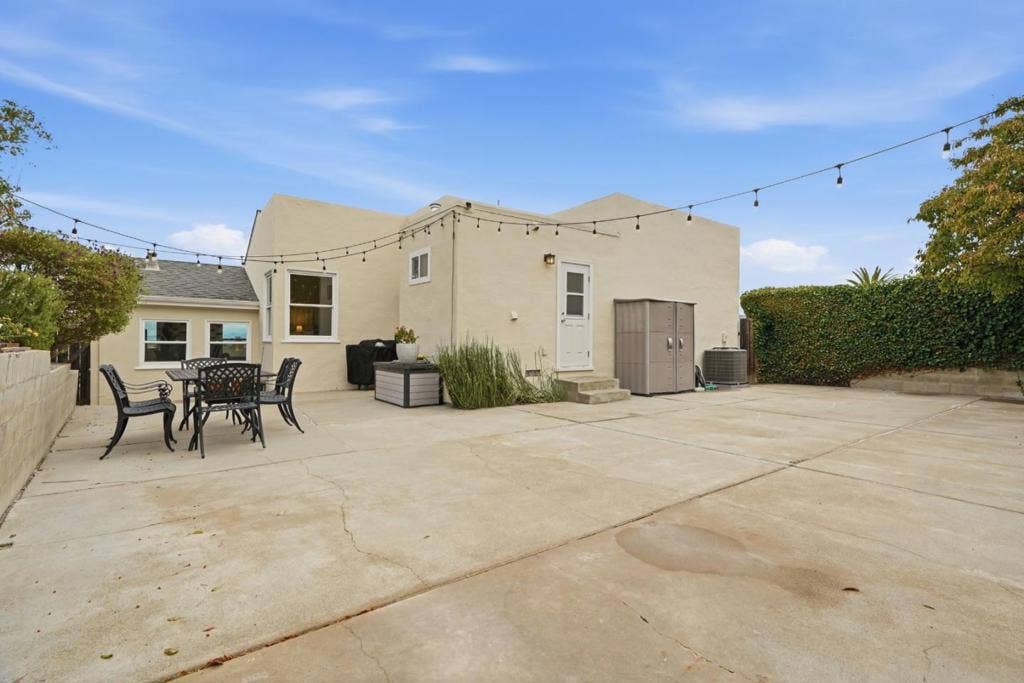 4024 Bayview Avenue, San Mateo, CA 94403 4024 Bayview Avenue, San Mateo, CA 94403