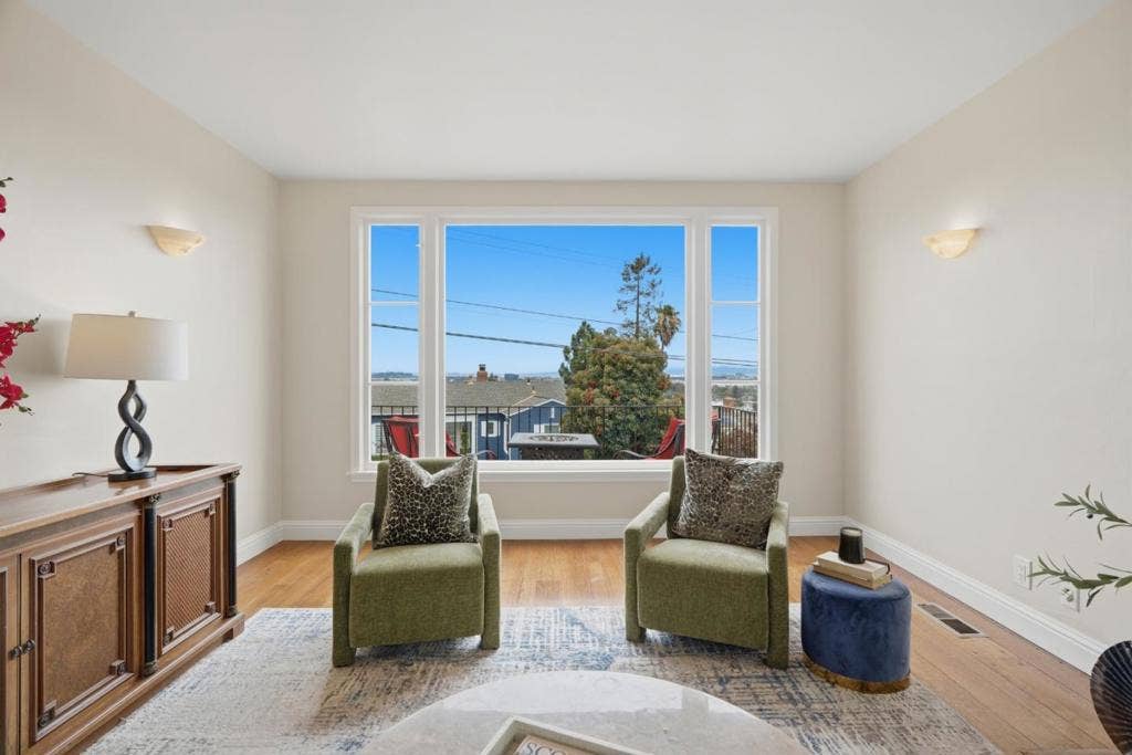 4024 Bayview Avenue, San Mateo, CA 94403 4024 Bayview Avenue, San Mateo, CA 94403