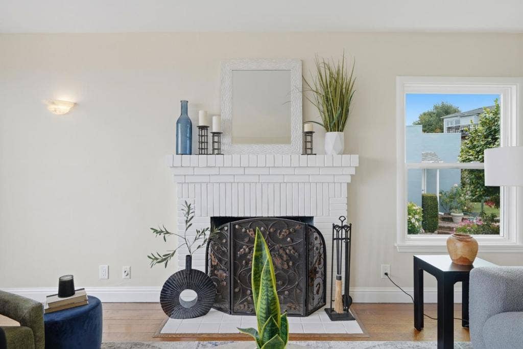 4024 Bayview Avenue, San Mateo, CA 94403 4024 Bayview Avenue, San Mateo, CA 94403