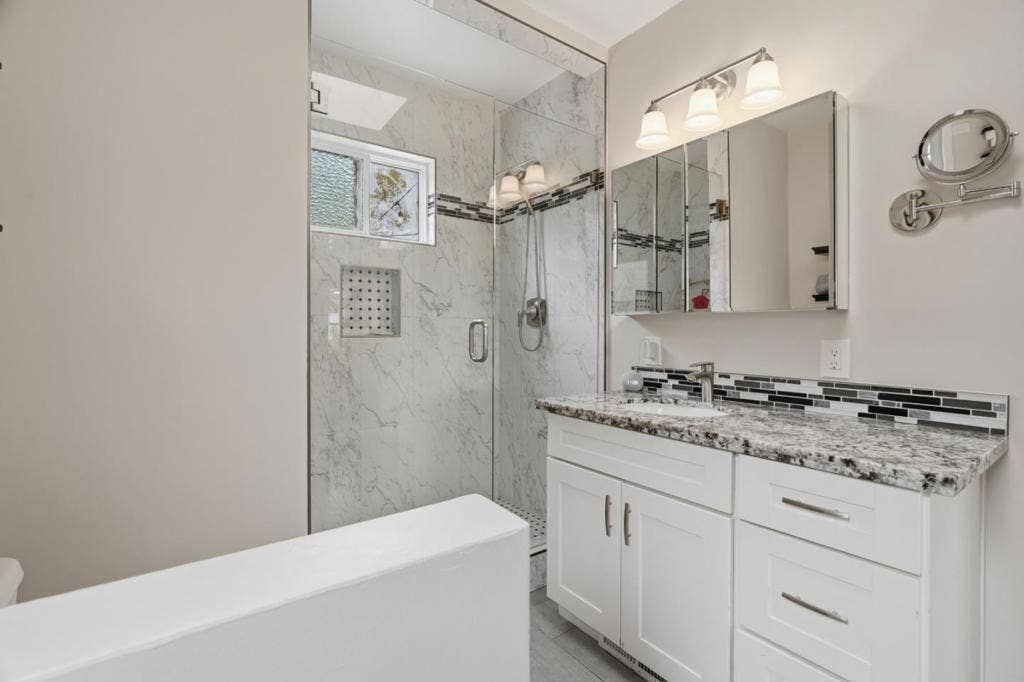 4024 Bayview Avenue, San Mateo, CA 94403 4024 Bayview Avenue, San Mateo, CA 94403